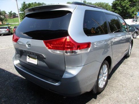 Used 2014 Toyota Sienna LE AWD/4WD image 8