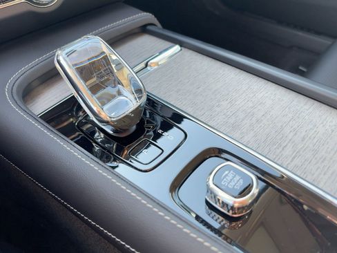 Used 2023 Volvo S90 B6 Ultimate image 19