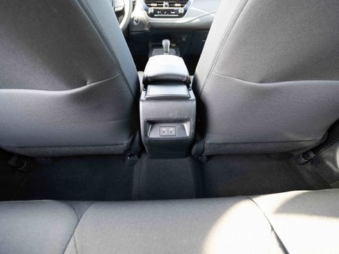 Used 2025 Toyota Corolla SE w/ SE Package image 22