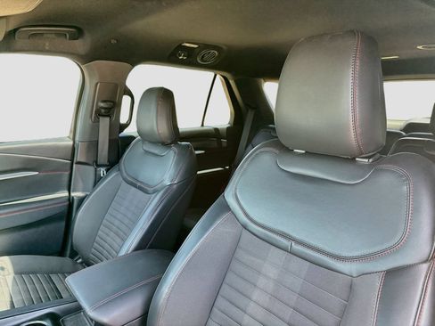 Used 2025 Ford Explorer ST-Line w/ Premium Package RWD image 12