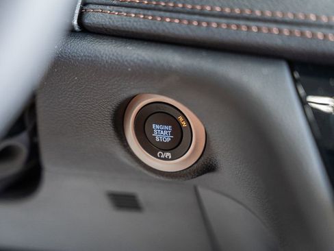 New 2026 Chrysler Pacifica Pinnacle image 22