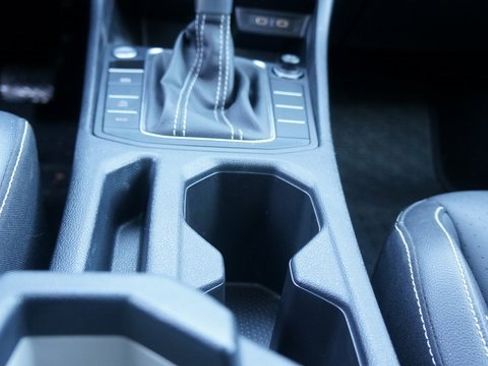 Certified 2023 Volkswagen Jetta SE w/ Panoramic Sunroof Package image 22