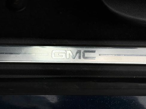Used 2017 GMC Acadia SLT AWD/4WD image 29