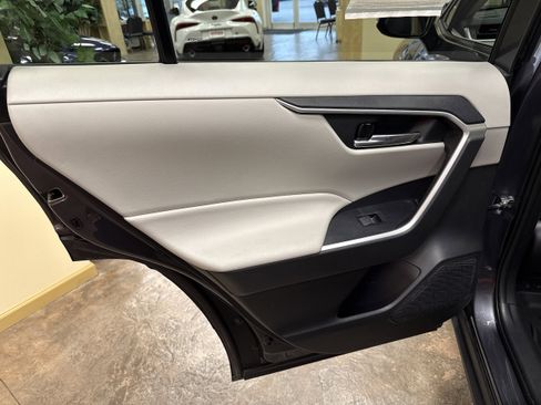 Used 2022 Toyota RAV4 XLE w/ Convenience Package image 25