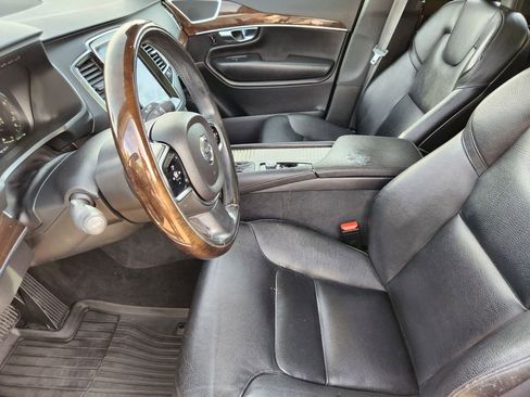 Used 2016 Volvo XC90 T6 Momentum image 12