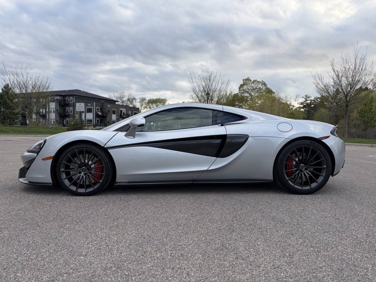 Used 2017 McLaren 570S RWD image 5