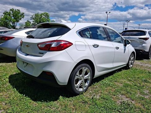Used 2018 Chevrolet Cruze Premier FWD image 9