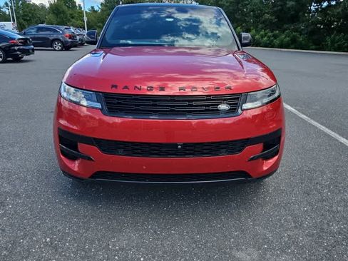 Used 2024 Land Rover Range Rover Sport SE AWD/4WD image 2