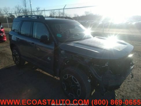 Used 2022 Ford Bronco Sport Outer Banks image 3