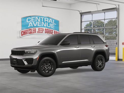 New 2025 Jeep Grand Cherokee Altitude image 2