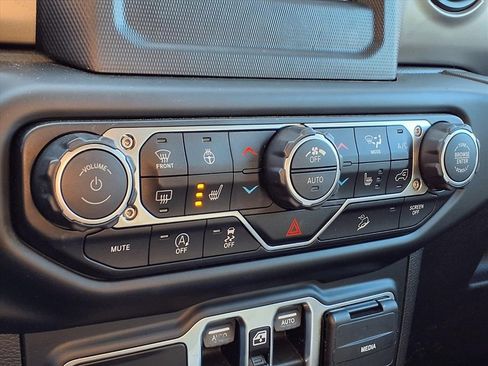 Used 2019 Jeep Wrangler Unlimited Sport S image 25