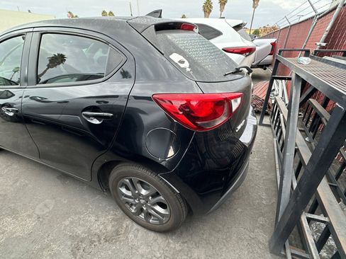 Used 2020 Toyota Yaris LE image 4