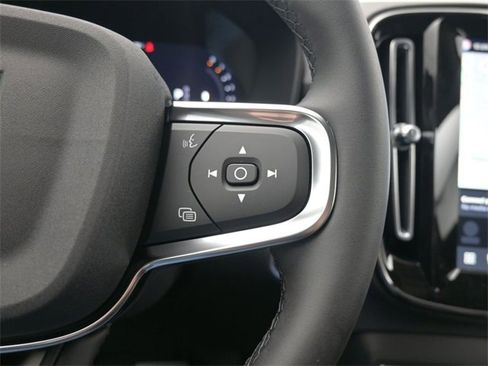 New 2026 Volvo XC40 B5 Core w/ Climate Package image 22