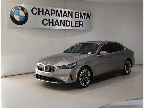 Certified 2025 BMW i5 eDrive40i w/ Premium Package RWD image 1
