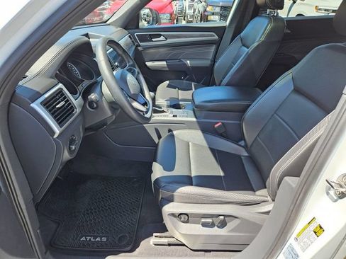 Used 2021 Volkswagen Atlas Cross Sport SE w/ Panoramic Sunroof Package FWD image 22