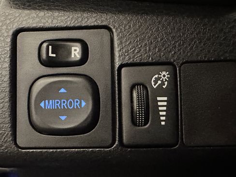 Used 2014 Toyota Corolla S image 29