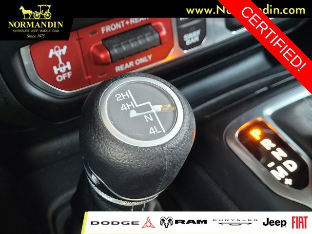 Certified 2025 Jeep Wrangler Unlimited Rubicon w/ Convenience Group AWD/4WD image 13