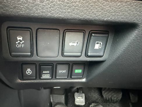 Used 2018 Nissan Rogue SV w/ Premium Package AWD/4WD image 14