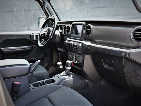 Used 2020 Jeep Gladiator Sport w/ Quick Order Package 24S AWD/4WD image 15