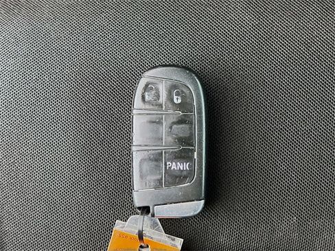 Used 2017 Jeep Renegade Latitude image 28