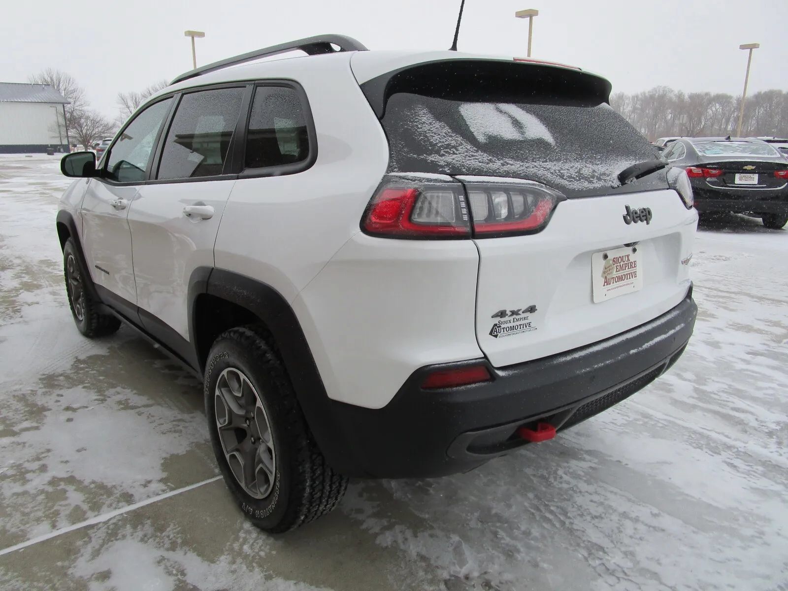 Used 2020 Jeep Cherokee Trailhawk w/ Cold Weather Group AWD/4WD image 7