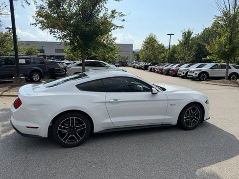 Used 2022 Ford Mustang GT RWD image 6