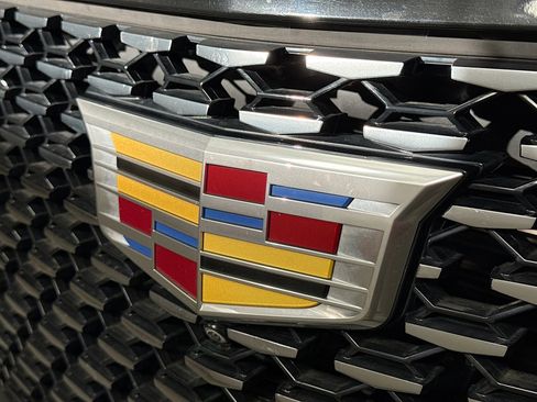 Used 2021 Cadillac Escalade Premium Luxury image 33