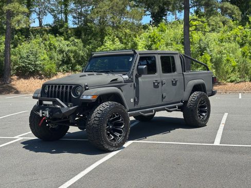 Used 2022 Jeep Gladiator Sport AWD/4WD image 4