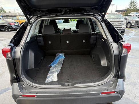 Used 2025 Toyota RAV4 XLE image 7