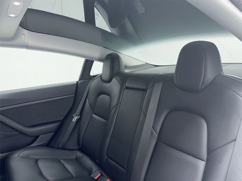 Used 2021 Tesla Model 3 Standard Range Plus image 42