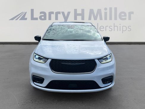 New 2026 Chrysler Pacifica Select image 8