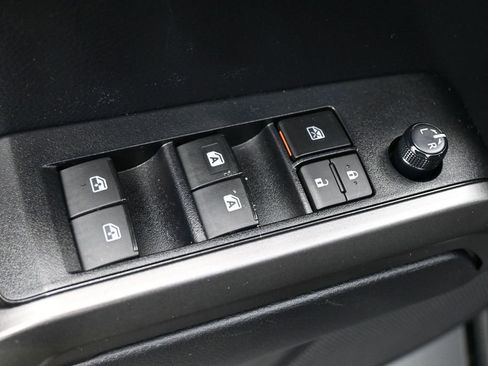 Used 2020 Toyota Tacoma TRD Sport AWD/4WD image 4