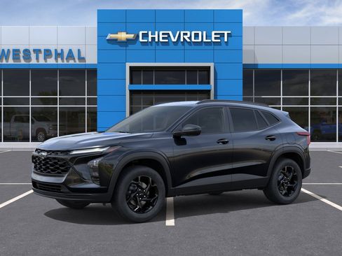 New 2026 Chevrolet Trax LT w/ Driver Confidence Package FWD image 2