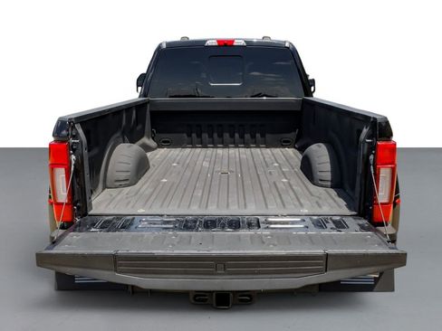 Used 2022 Ford F350 Platinum w/ FX4 Off-Road Package AWD/4WD image 61