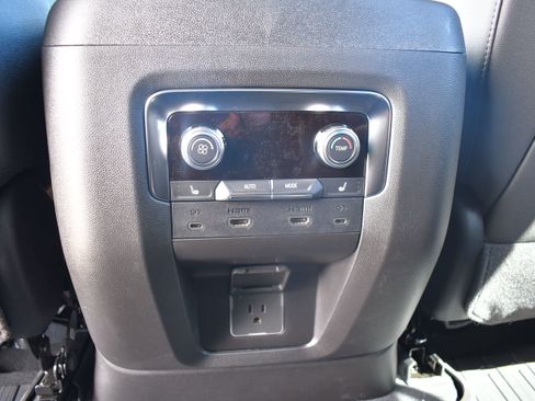 New 2026 GMC Yukon Elevation w/ Elevation Premium Package AWD/4WD image 30