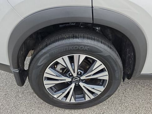 Used 2023 Nissan Rogue SV image 12