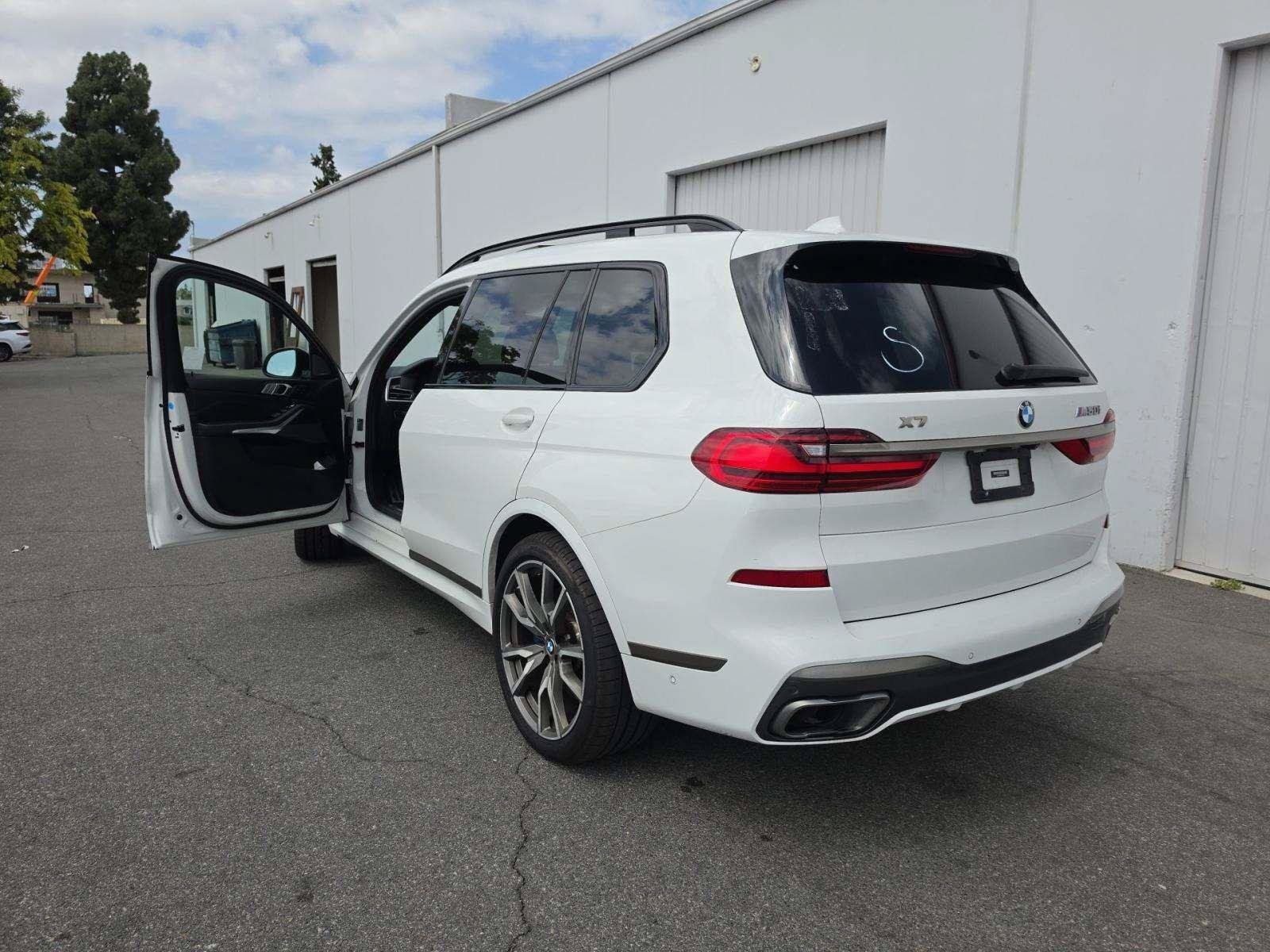 Used 2020 BMW X7 M50i AWD/4WD image 3