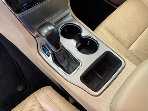 Used 2020 Jeep Grand Cherokee Limited w/ Luxury Group II RWD image 26