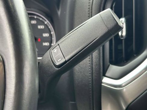 Used 2022 Chevrolet Silverado 1500 LT AWD/4WD image 9