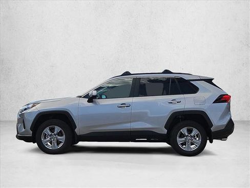 Used 2025 Toyota RAV4 XLE FWD image 9