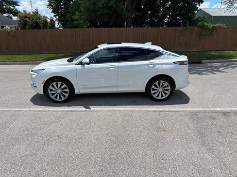 Used 2025 Buick Envista Avenir FWD image 2
