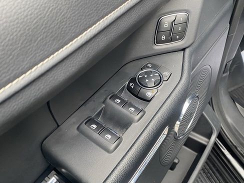 Used 2023 Ford Expedition XLT image 13