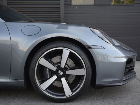 Used 2026 Porsche 911 Carrera RWD image 11