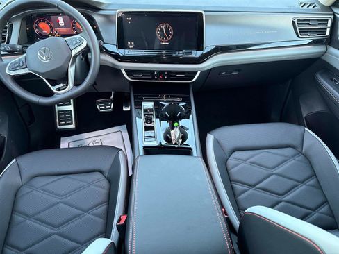 New 2026 Volkswagen Atlas Peak Edition image 16