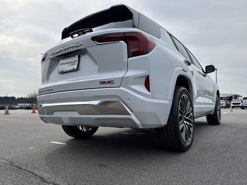 New 2026 GMC Terrain Denali w/ LPO, Floor Liner Package image 10