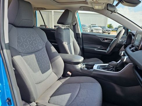 Used 2020 Toyota RAV4 XLE w/ Convenience Package FWD image 22