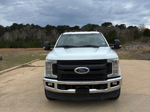 Used 2018 Ford F250 XL w/ Power Equipment Group image 2