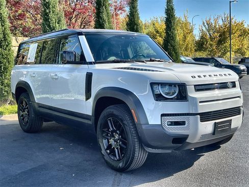 Used 2023 Land Rover Defender 130 S image 7