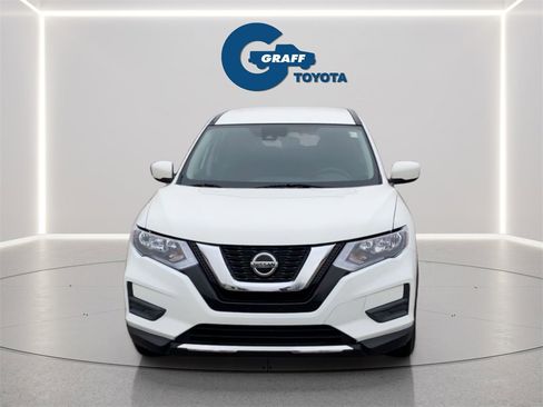 Used 2019 Nissan Rogue S image 9