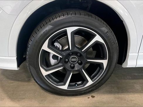 Certified 2025 Audi Q3 2.0T Premium Plus w/ Premium Plus Package image 9